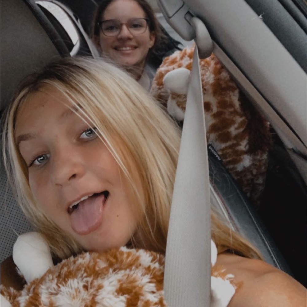 Meet your Posher, Claire